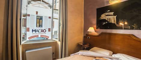 Skrivbord, gratis wi-fi och sängkläder