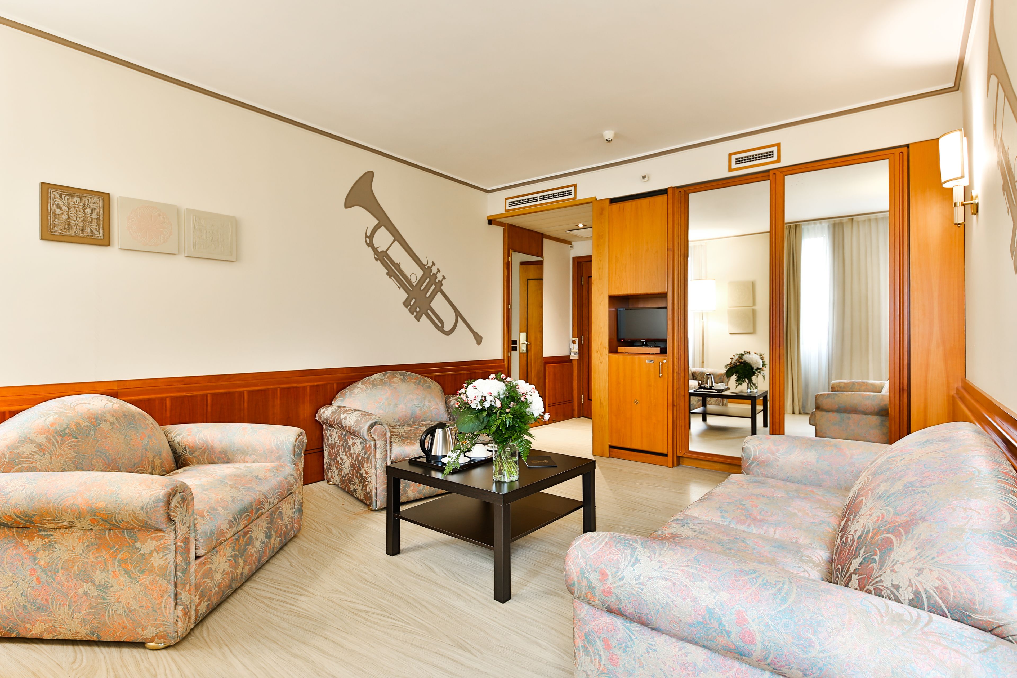 1 bedroom, down duvets, memory-foam beds, minibar