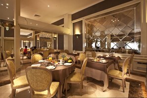 Colazione a buffet inclusa, servita tutte le mattine