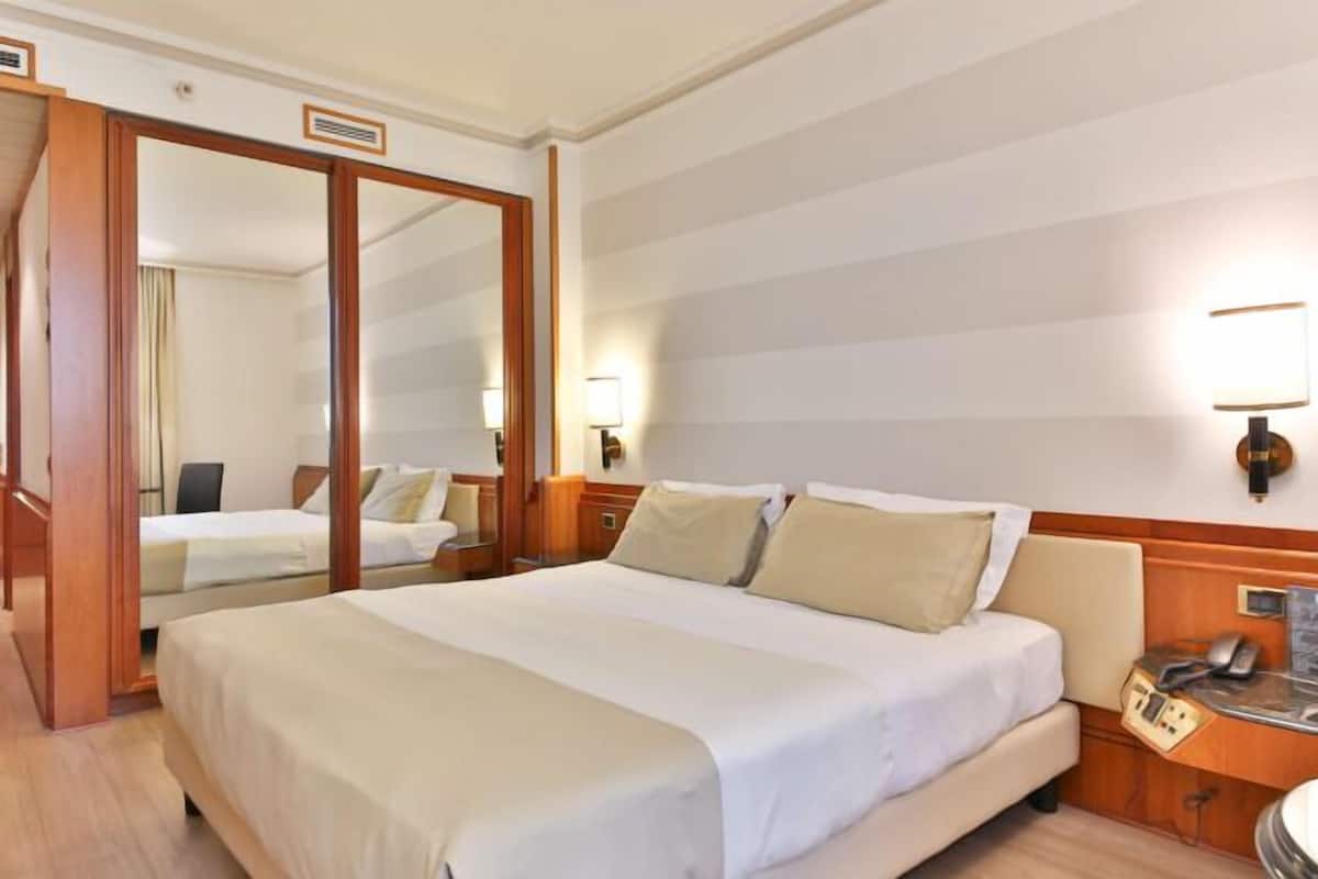 Edredons de pluma, camas com colchões de espuma com sistema de memória