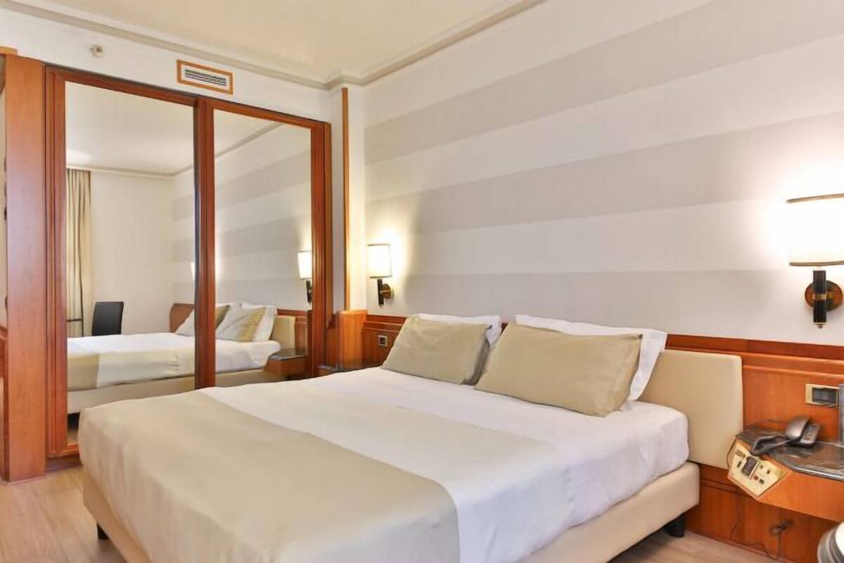 Down duvets, memory-foam beds, minibar, in-room safe