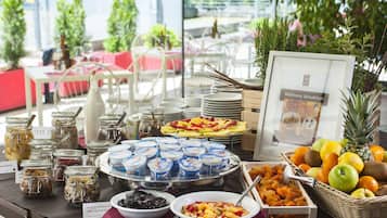 Desayuno continental (EUR 12 por persona)