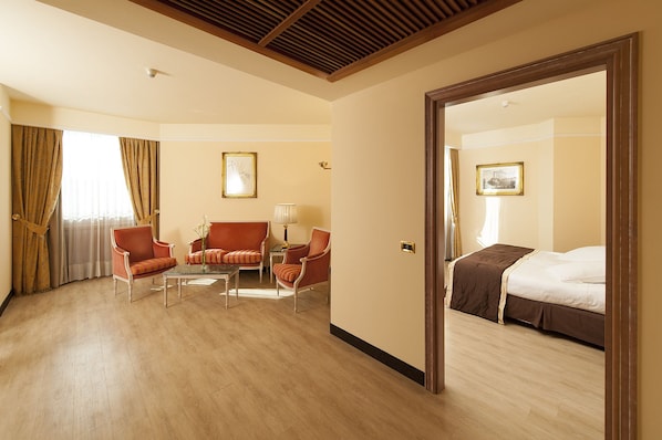 1 bedroom, minibar, in-room safe, desk