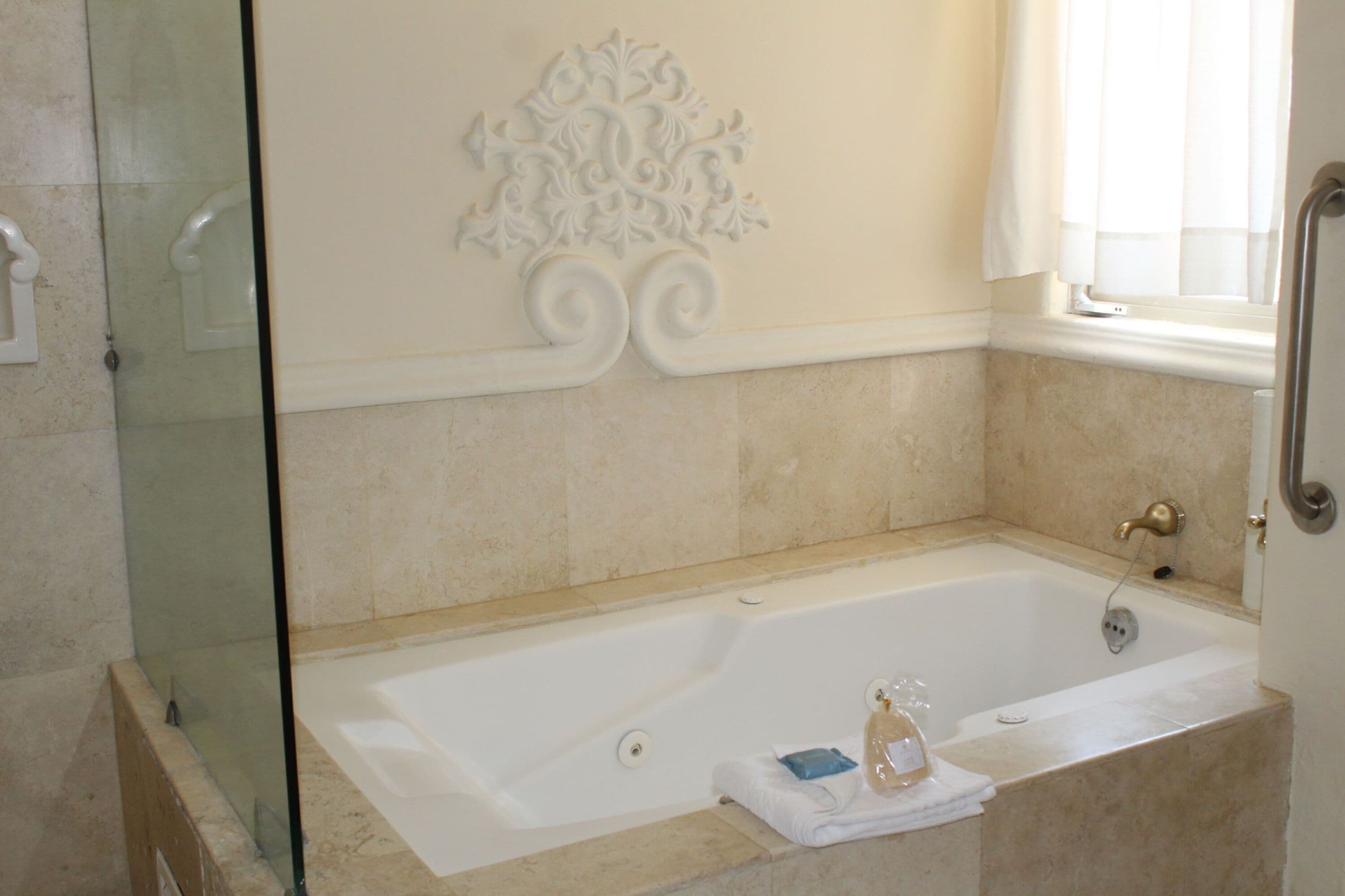 suite gobernador king | bathroom | designer toiletries, hair dryer, bathrobes, slippers