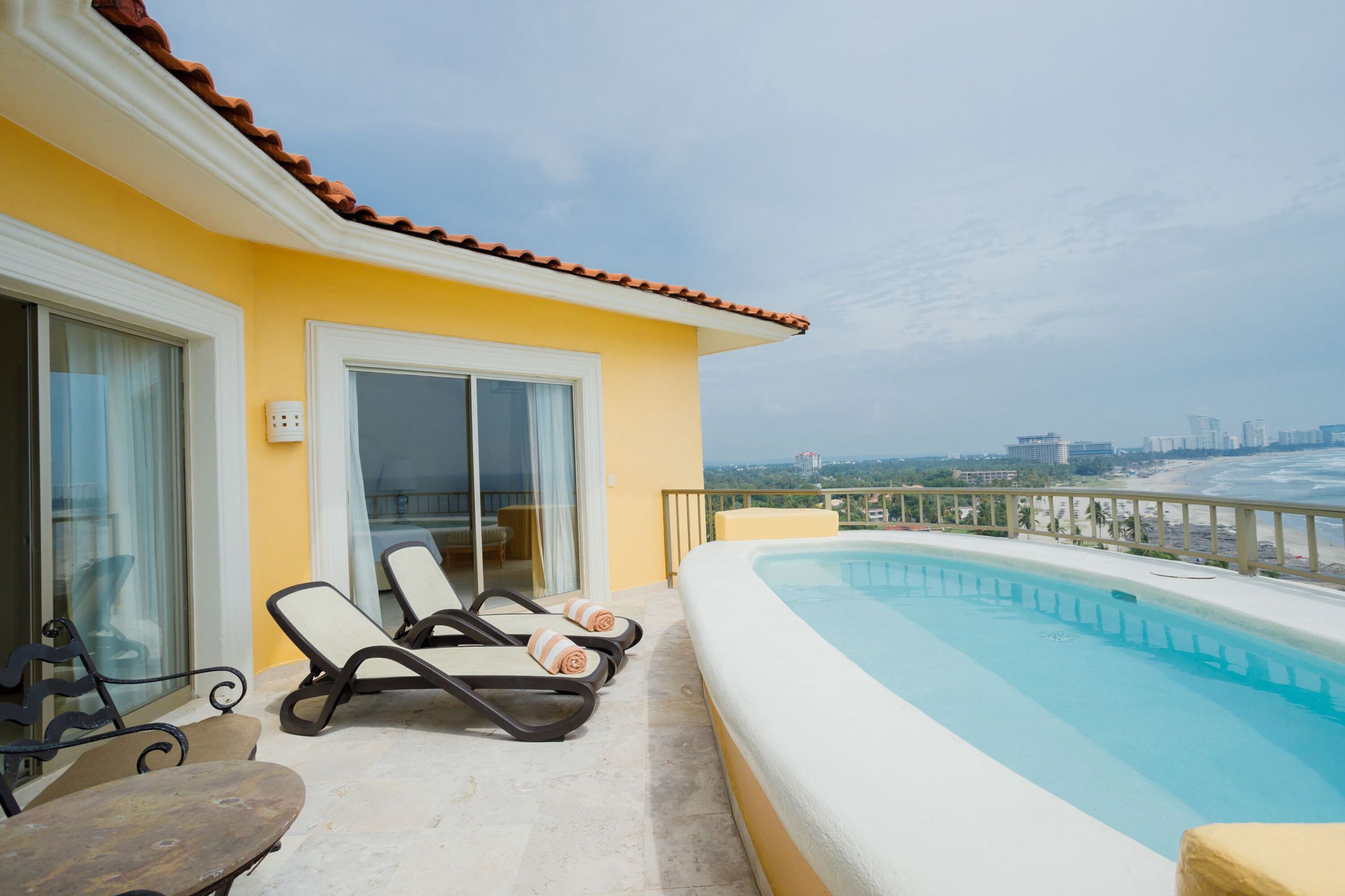 suite gobernador king | minibar, in-room safe, desk, blackout curtains