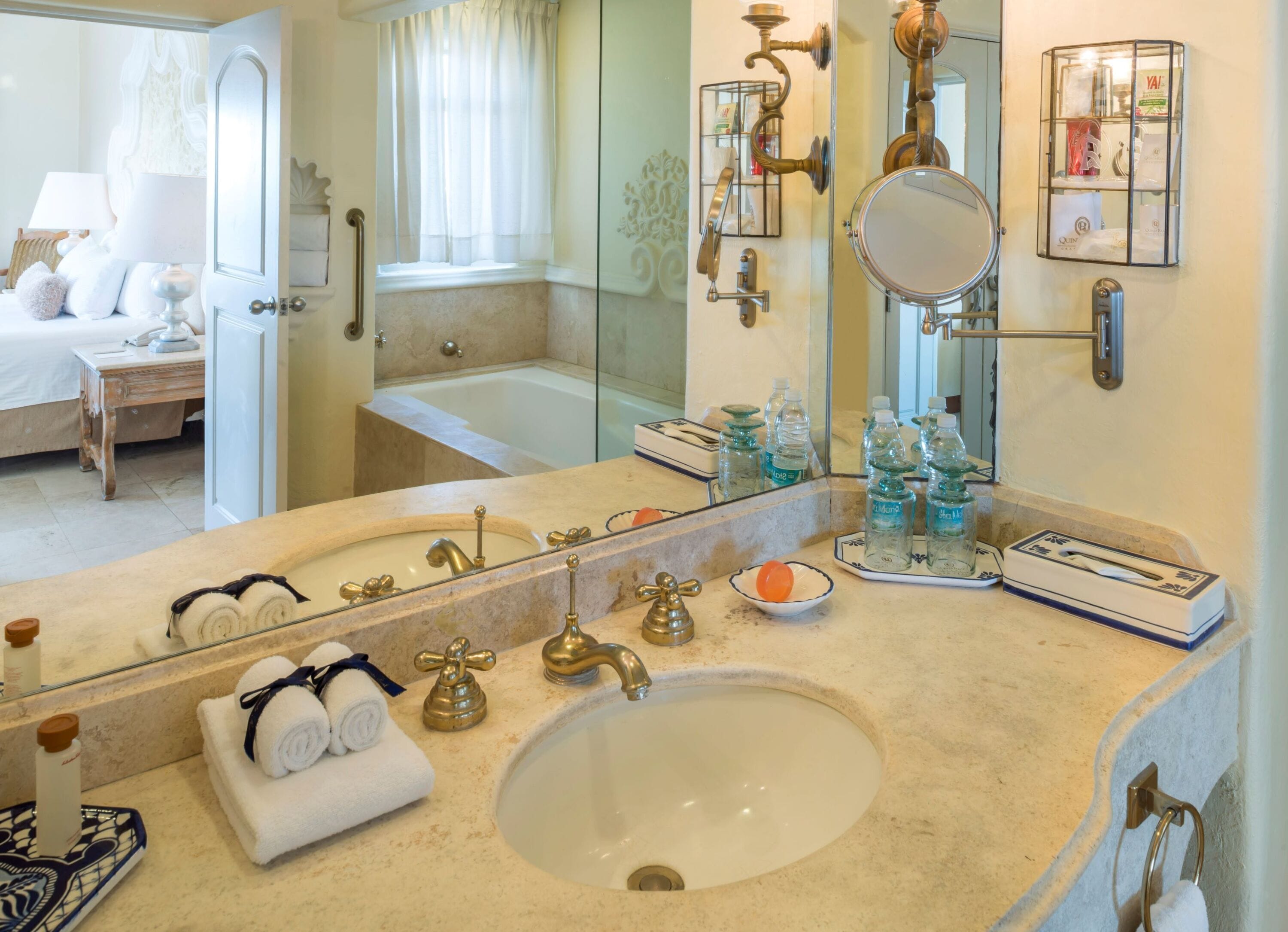 suite gobernador king | bathroom | designer toiletries, hair dryer, bathrobes, slippers