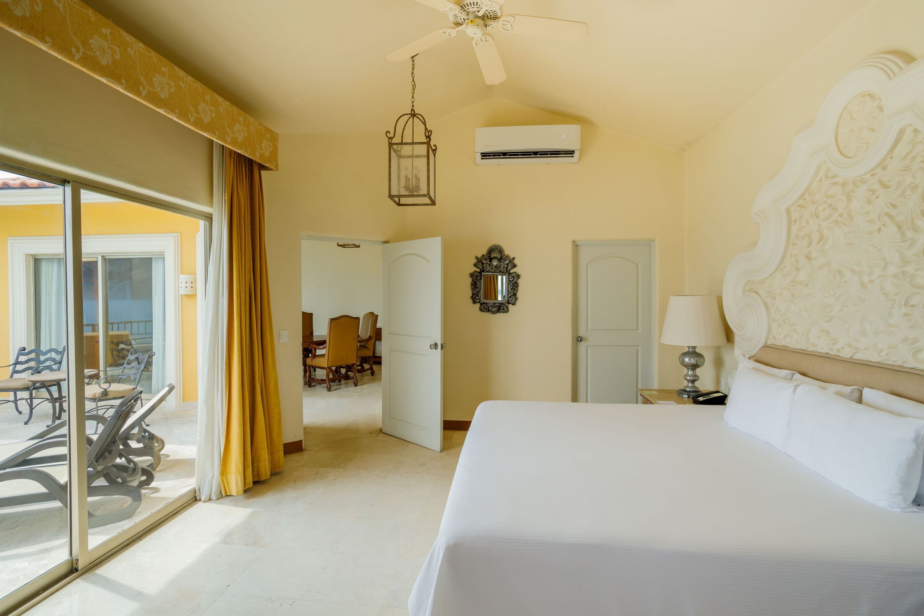 suite gobernador king | minibar, in-room safe, desk, blackout curtains