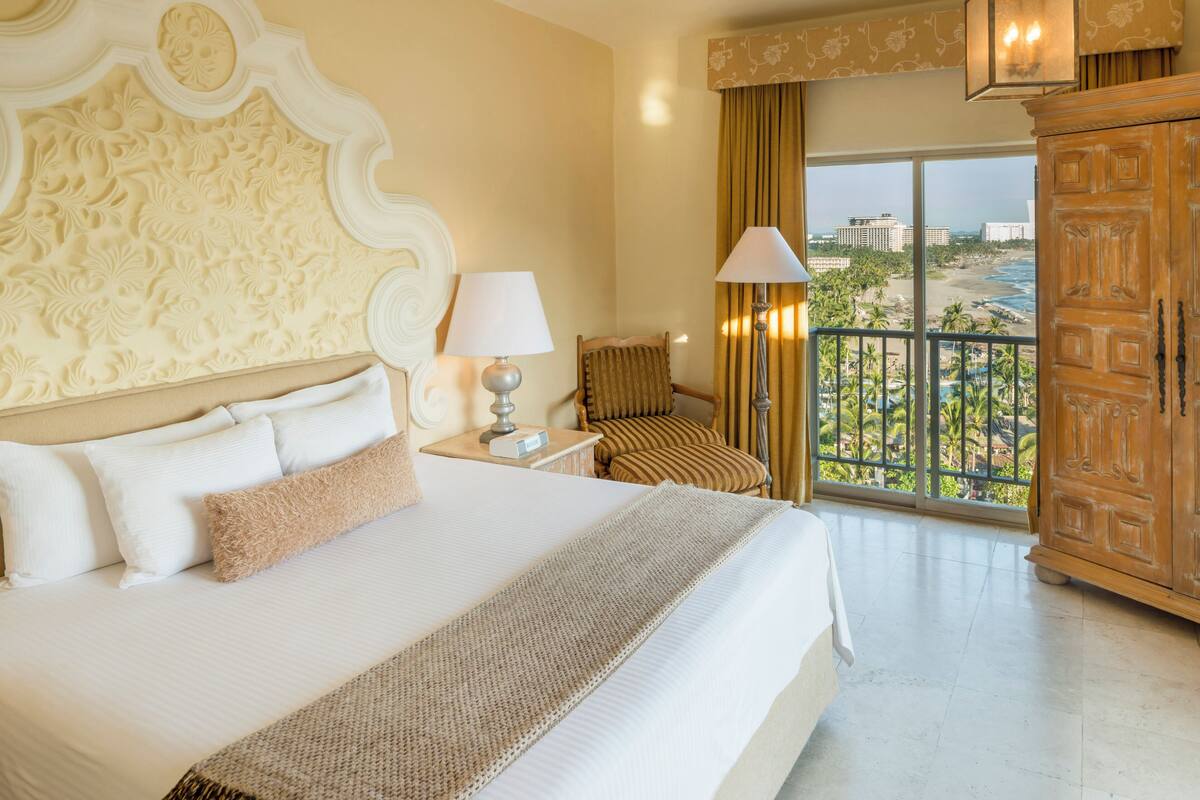 Minibar, in-room safe, desk, blackout curtains