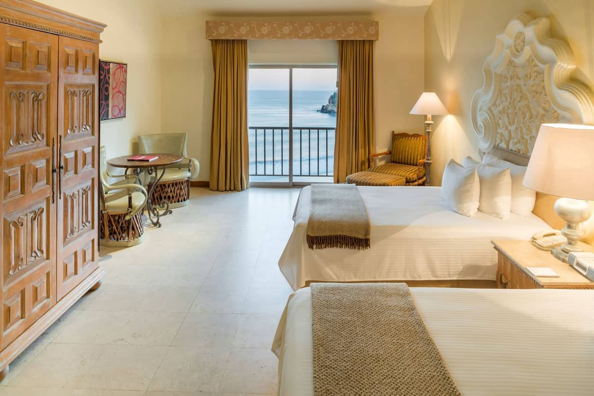 Master Suite Dos Camas | 1 slaapkamer, een minibar, een kluis op de kamer, een bureau