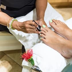 Couples treatment rooms, sauna, steam room, body treatments
