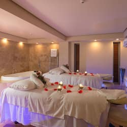 Salas de tratamiento para parejas, sauna y baño de vapor