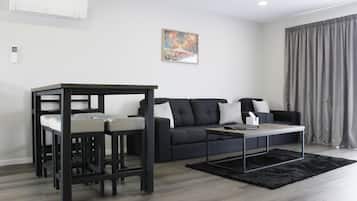 Superior Apartment, 2 Bedrooms | Living area