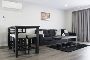 Superior Apartment, 2 Bedrooms | Living area