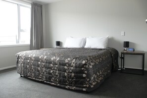 Superior Apartment, 3 Bedrooms | Free WiFi, bed sheets - Colonial Motel Invercargill (Invercargill)