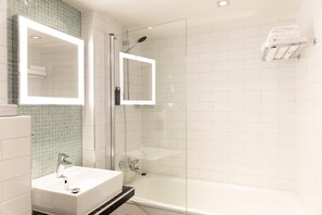 Deluxe Room, Double or Twin | Down comforters, desk, blackout drapes, soundproofing - Home Hotel Grand Bodø (Bodo)