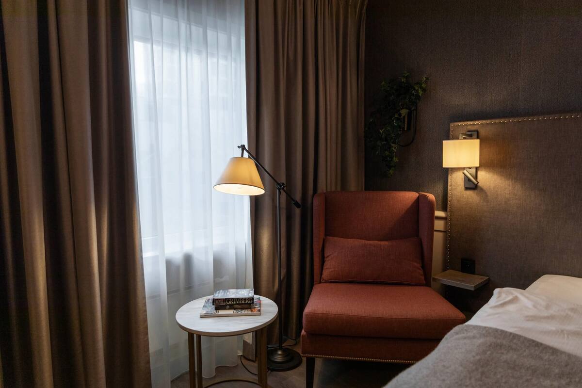 Single Room (Compact) | Gebar bulu kapas, meja, langsir/tirai gelap terus, kalis bunyi 