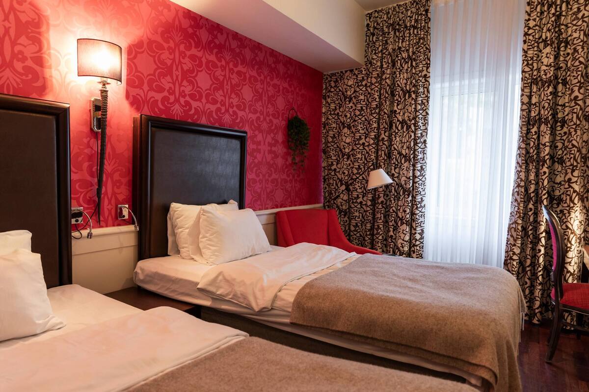 Standard Room, Double or Twin | 1 chambre, literie de qualité supérieure, couette en duvet d'oie, bureau