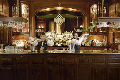 Bar (en el alojamiento)