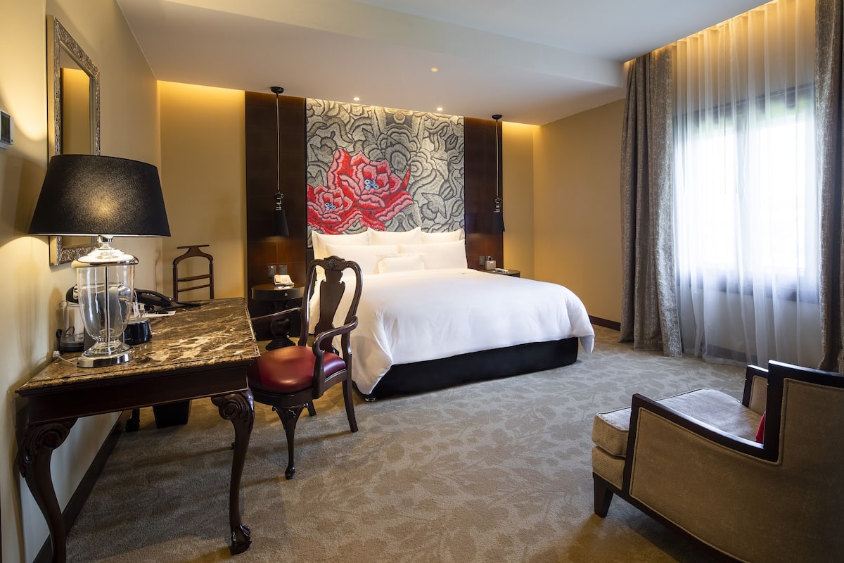 1 bedroom, premium bedding, down duvets, minibar