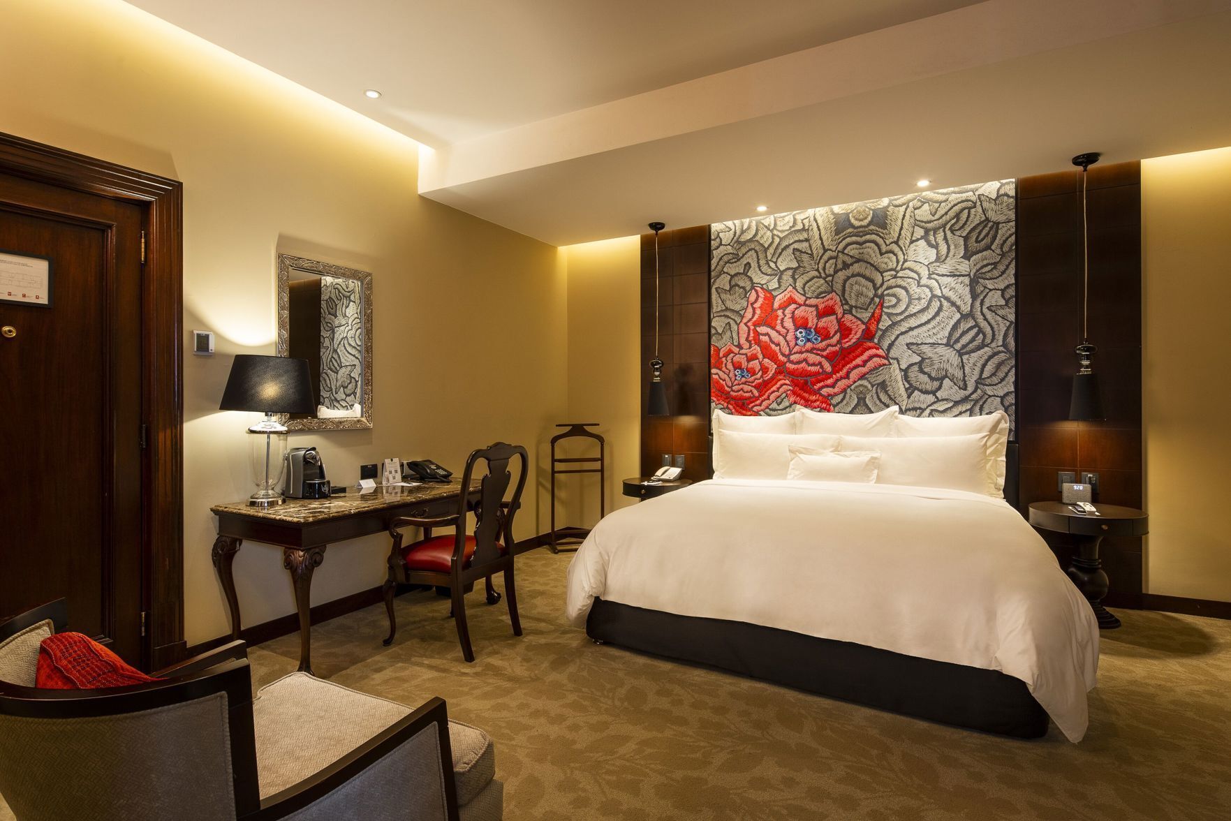 Premium bedding, down comforters, minibar, in-room safe