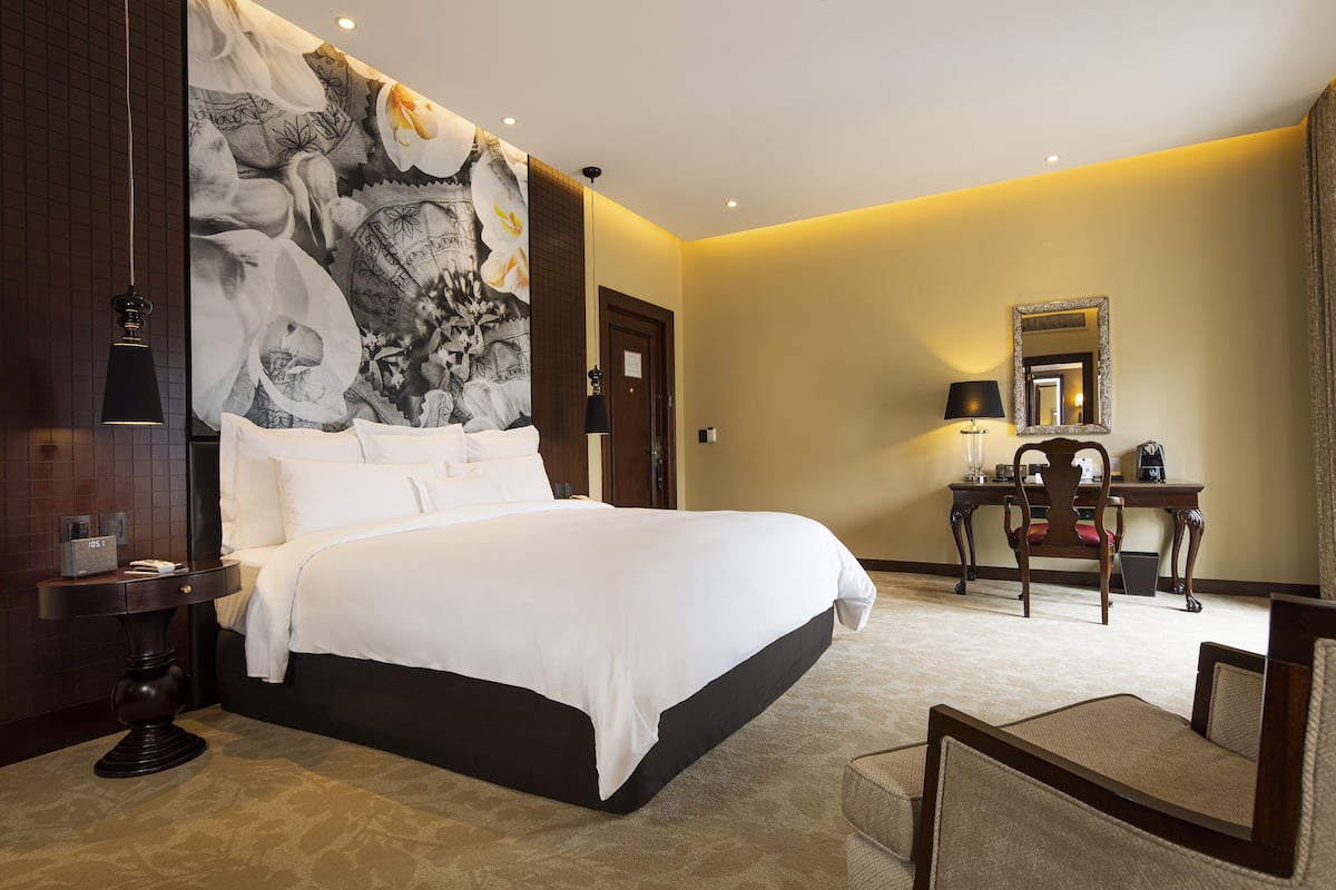 1 bedroom, premium bedding, down duvets, minibar