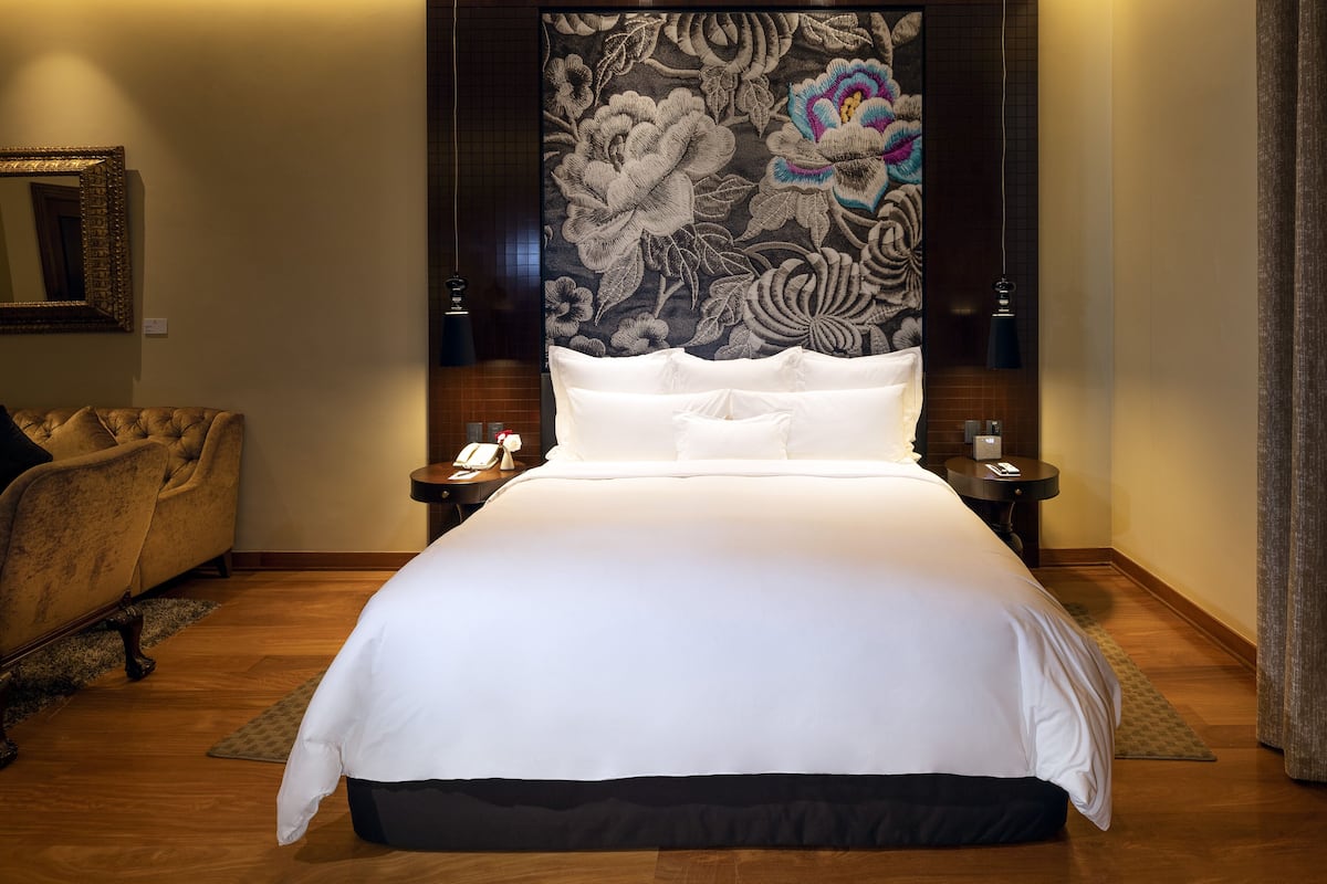 1 bedroom, premium bedding, down duvets, minibar