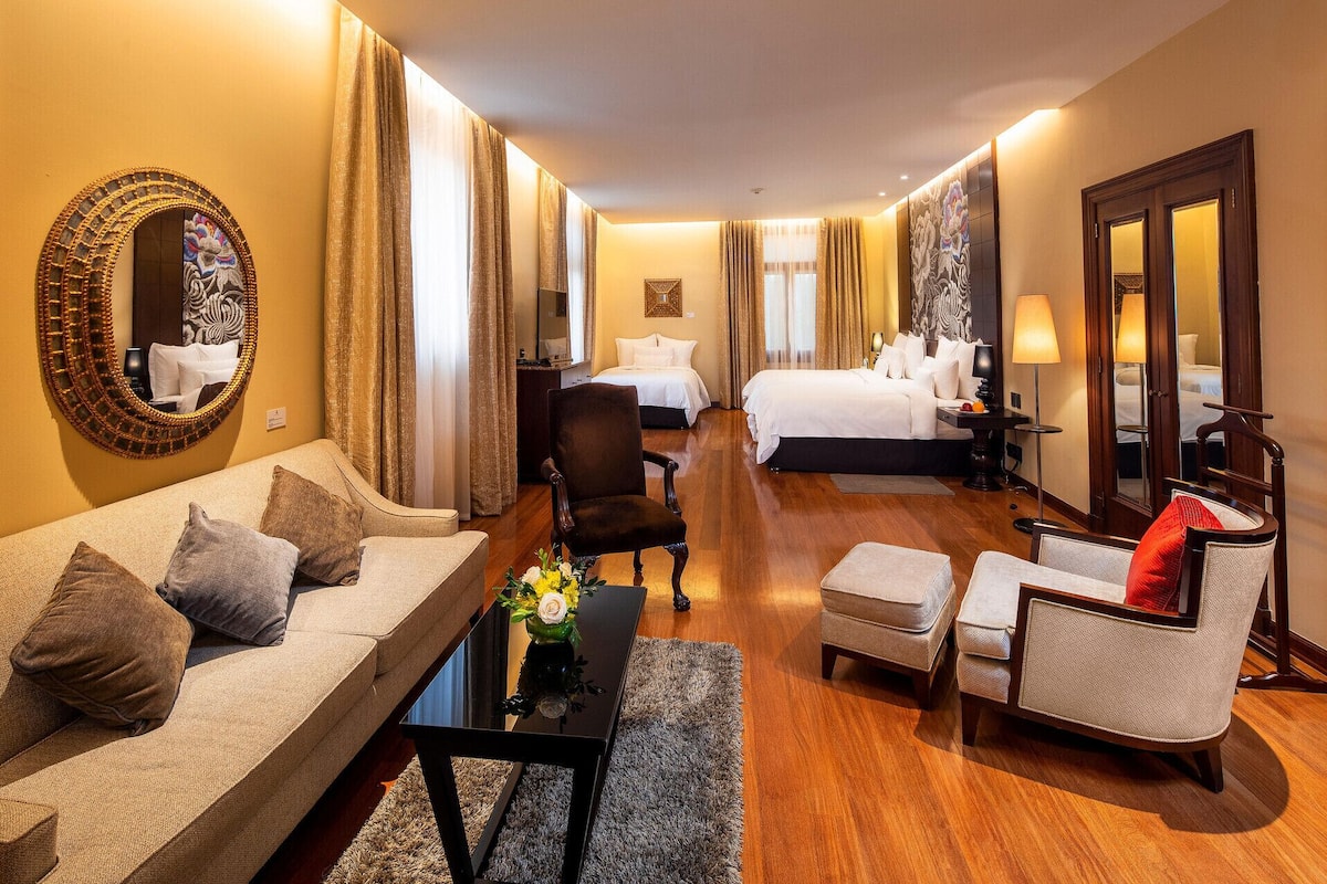 Premium bedding, down duvets, minibar, in-room safe