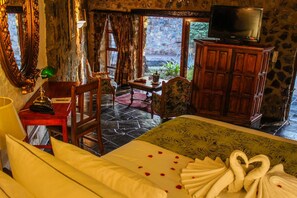 Minibar, in-room safe, desk, free cribs/infant beds - Misty Hills Country Hotel (Muldersdrift)