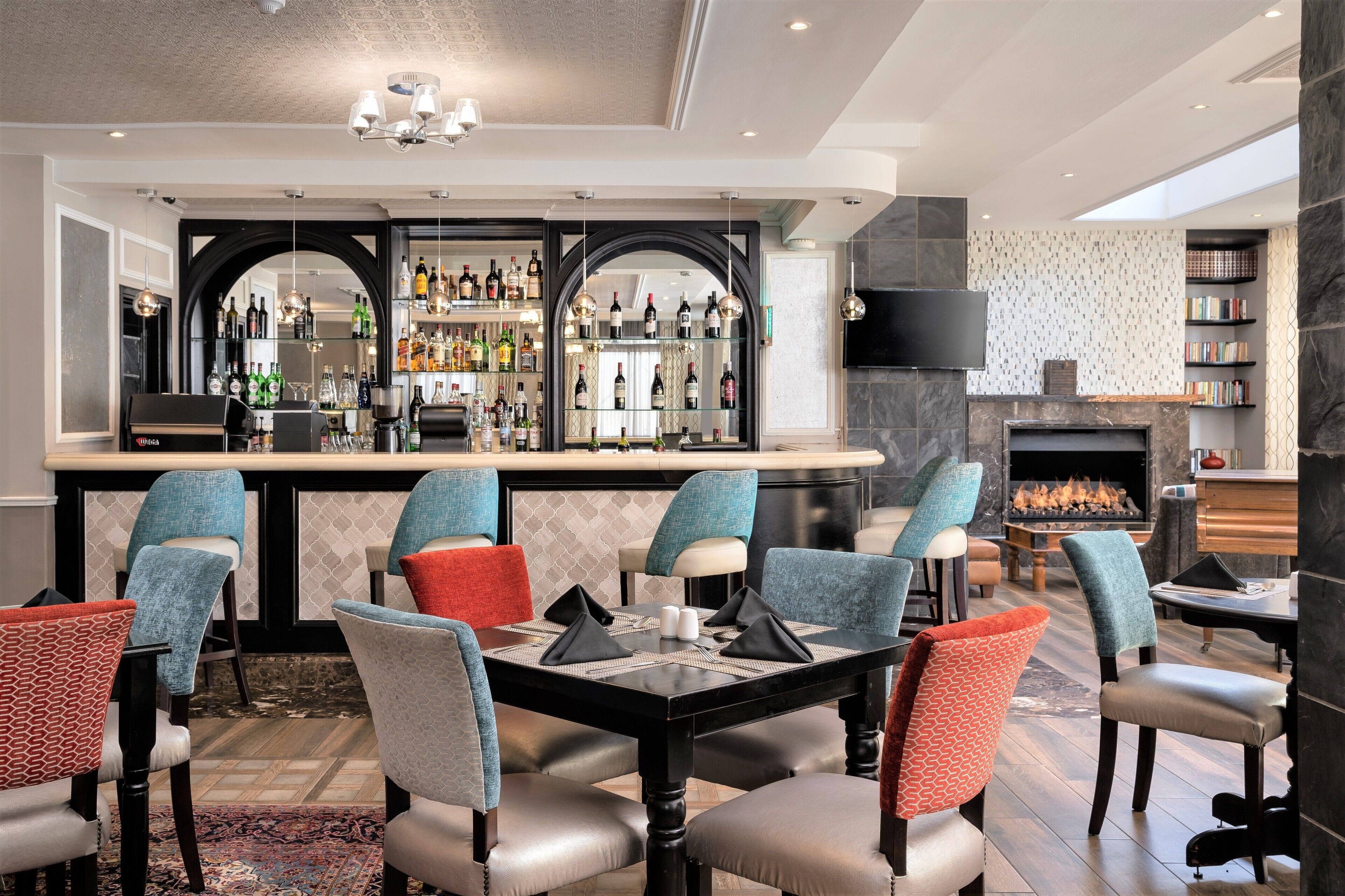 breakfast, lunch, dinner served; al fresco dining