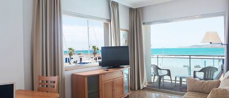 Double Room, Sea View (Escapada Romantica) | Living area
