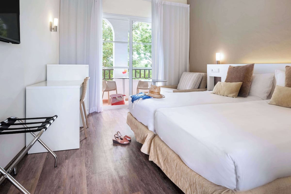 Minibar, Schreibtisch, Verdunkelungsvorhänge, Bügeleisen/Bügelbrett