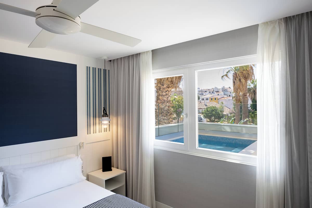 Suite, Private Pool | 1 bedroom, minibar, in-room safe, individually furnished