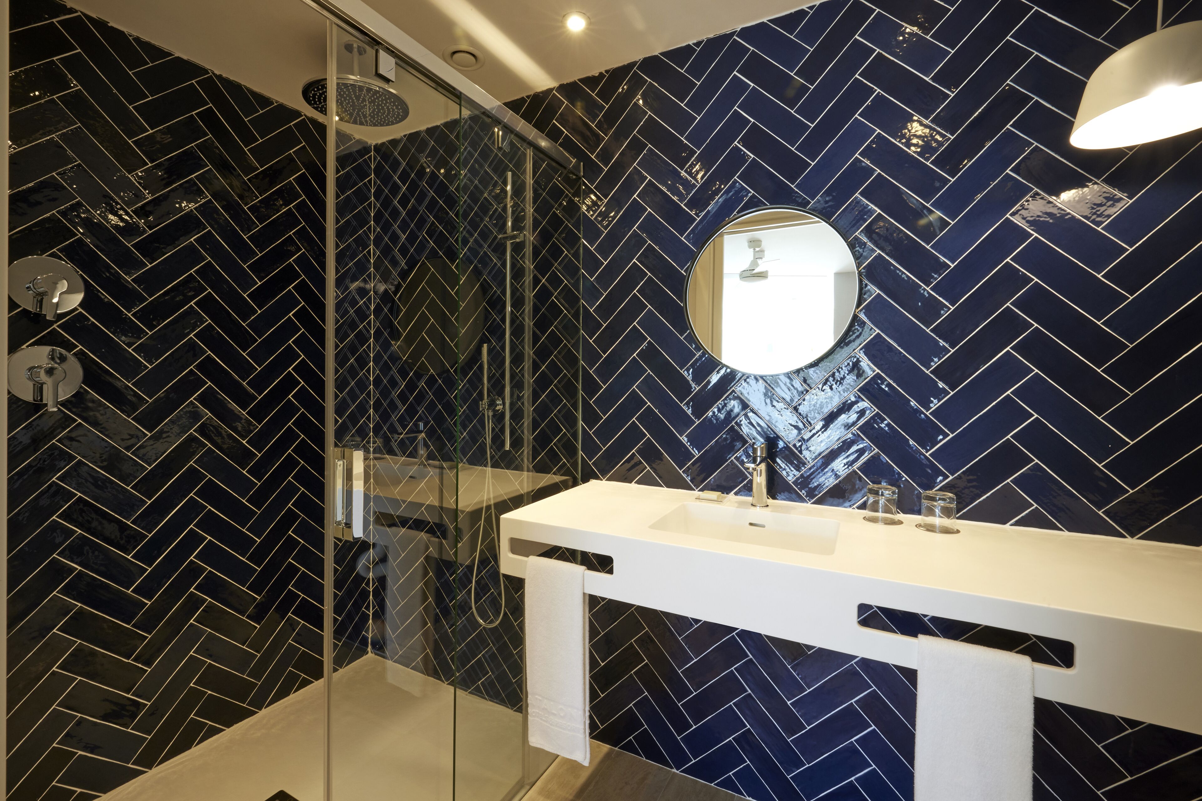 bathtub, deep-soaking bathtub, eco-friendly toiletries, hair dryer