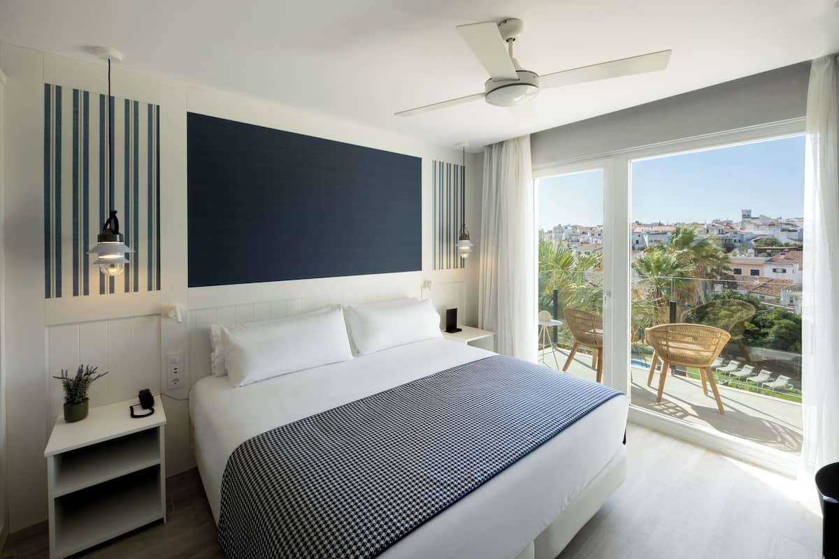 1 bedroom, minibar, in-room safe, individually furnished