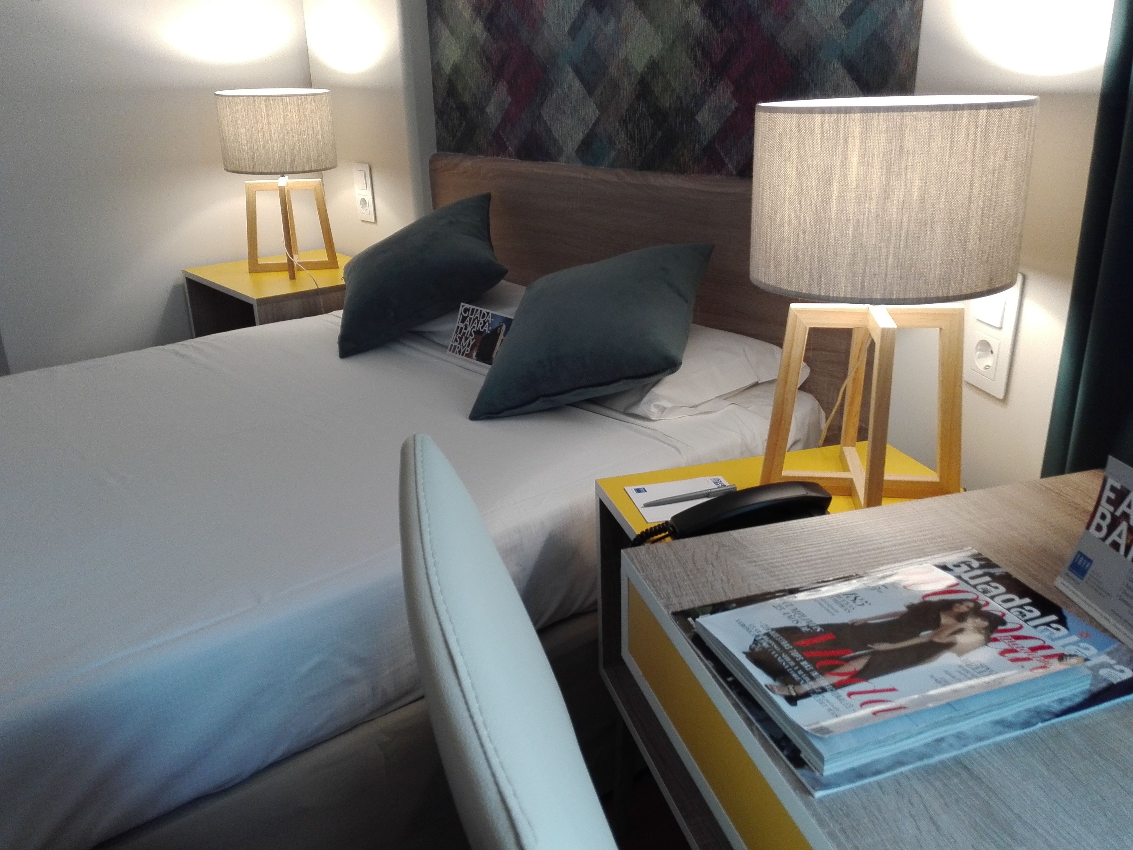 single room | premium bedding, minibar, in-room safe, desk