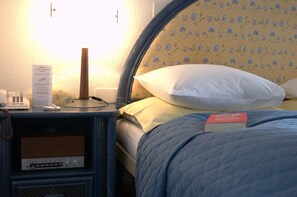 Minibar, skrivbord, mörkläggningsgardiner och gratis barnsängar