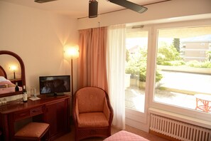 LCD TV