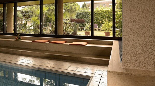 Indoor pool, pool loungers