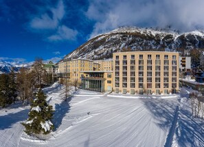 Front of property - Hotel Saratz Pontresina Mountain Resort & Spa (Pontresina)