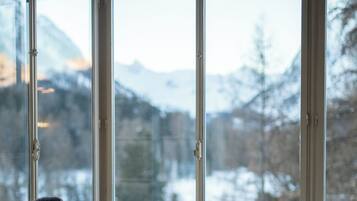 Abendessen, Blick auf den Garten