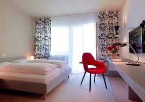 Minibar, in-room safe, free WiFi