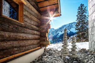 Sauna, steam room, body treatments, aromatherapy, body wraps
