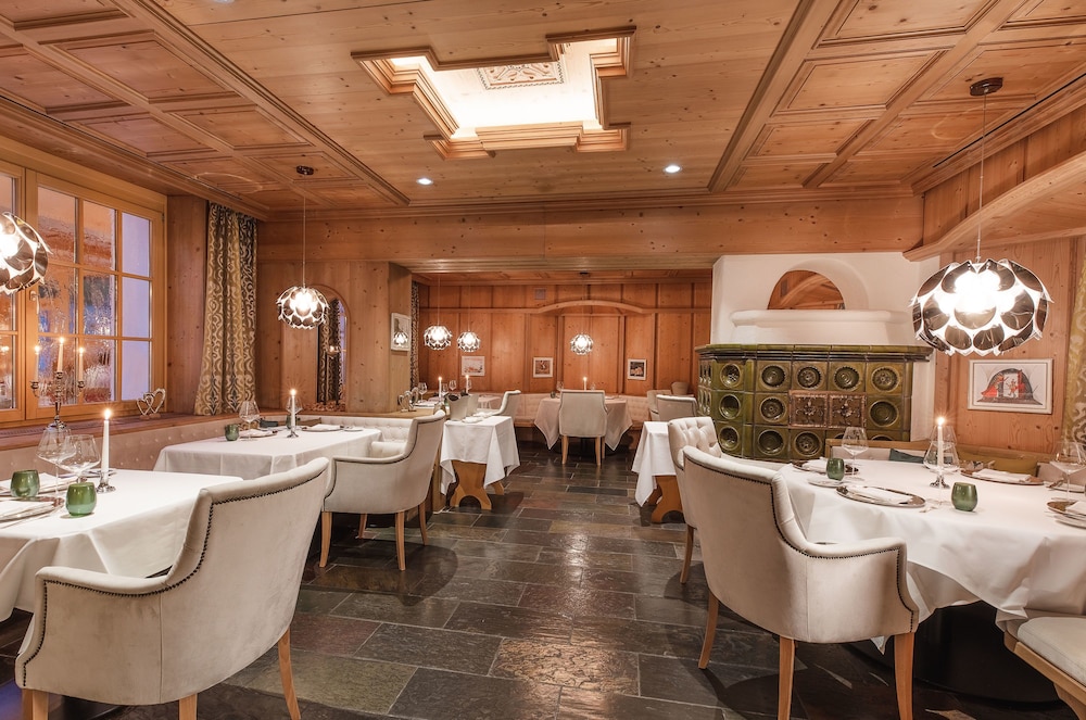 Waldhotel Arosa by null