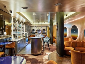 2 bars/lounges - Mercure Plaza Biel (Biel)