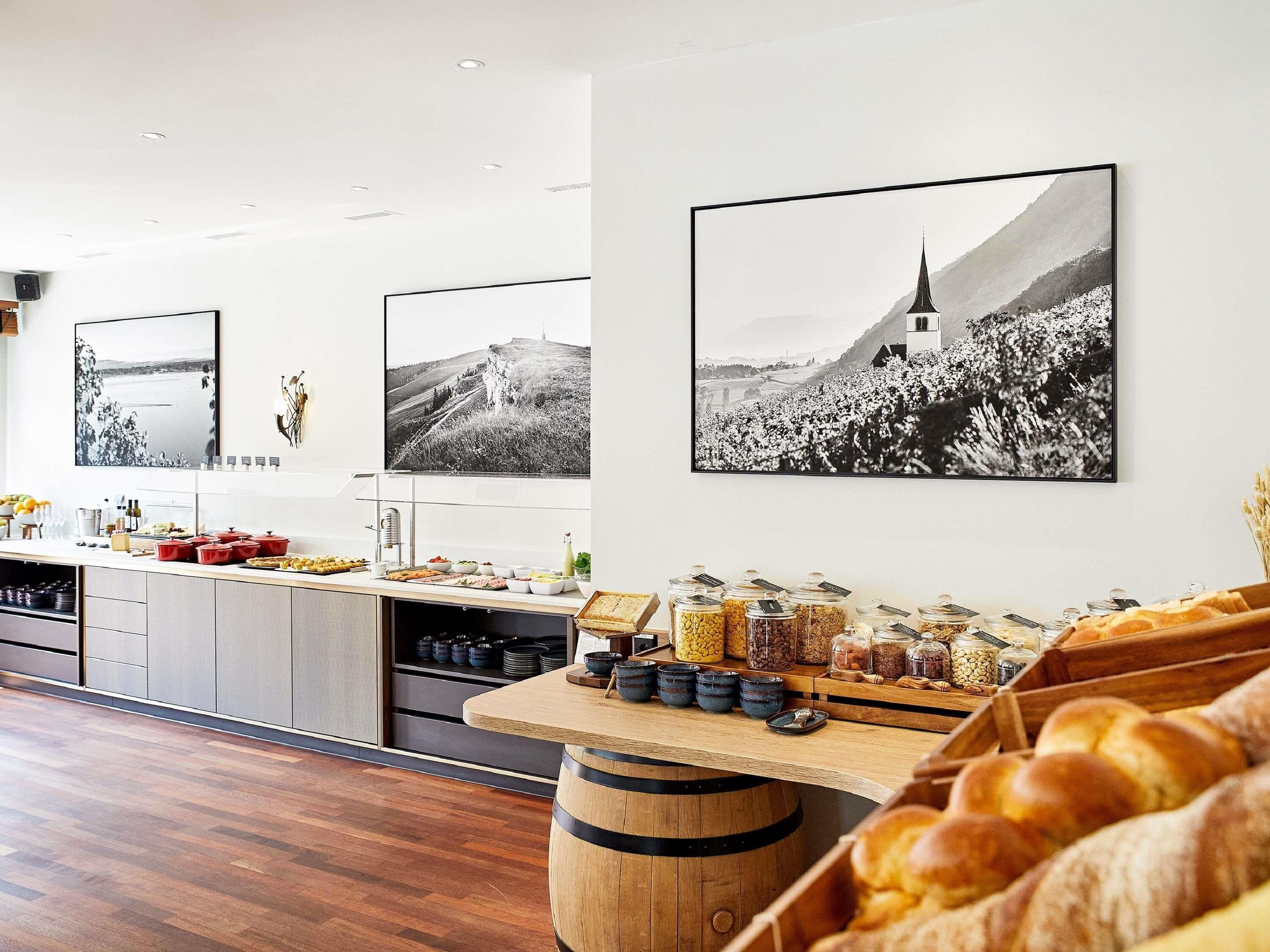 Café da manhã com buffet todos os dias mediante uma taxa