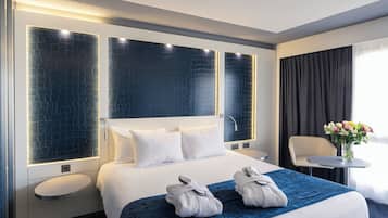 Dobbeltrom – superior, 1 dobbeltseng | Allergitestet sengetøy, minibar, safe på rommet og skrivebord