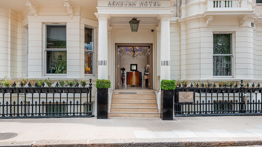 Ashburn Hotel