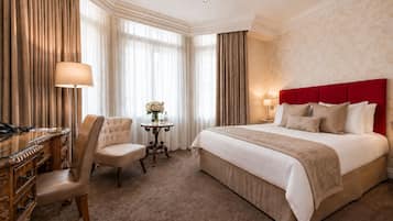 Hypo-allergenic bedding, in-room safe, desk, laptop workspace