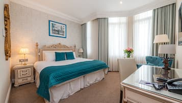 King Room | Hypo-allergenic bedding, in-room safe, desk, soundproofing