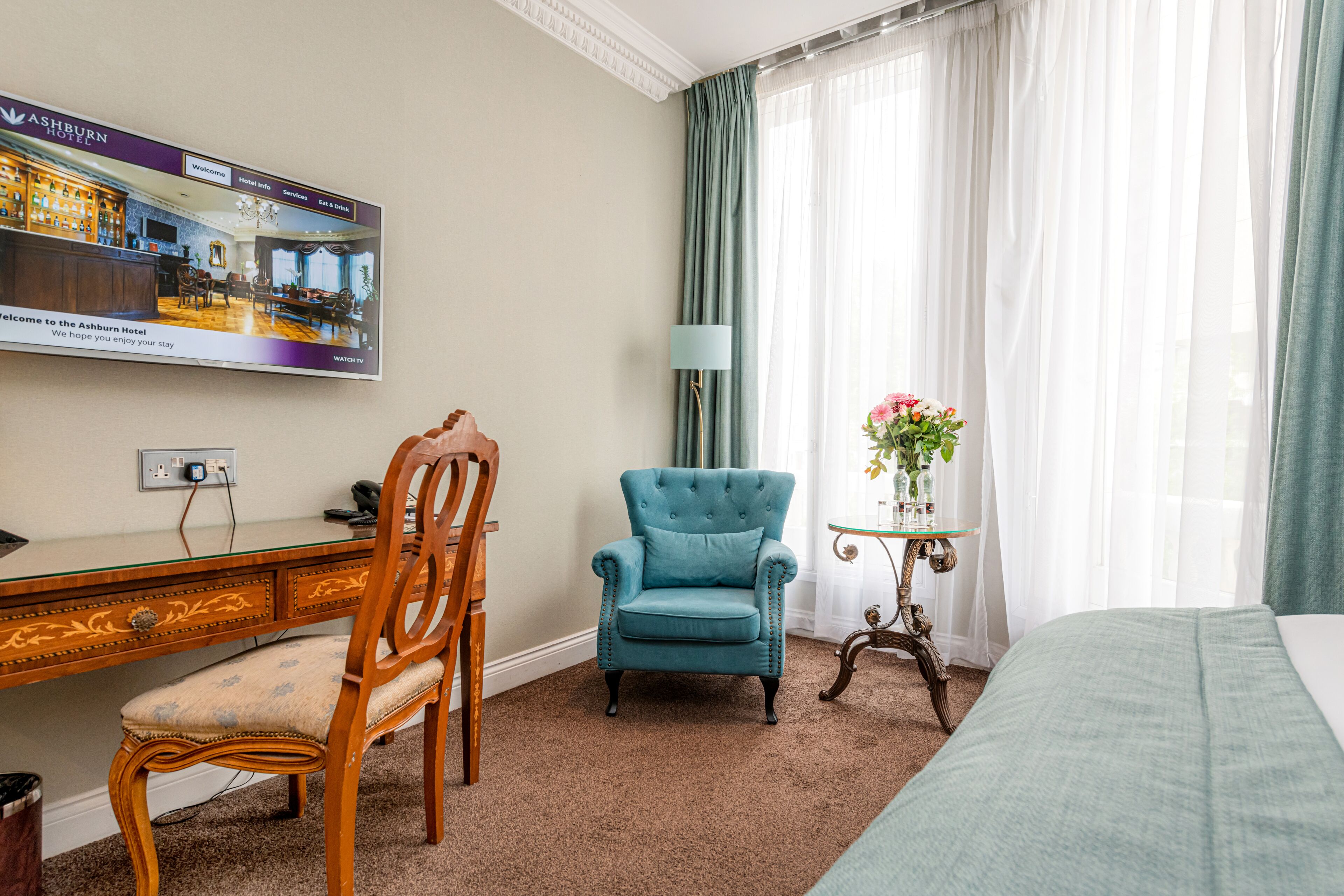 double room (king) | hypo-allergenic bedding, in-room safe, desk, soundproofing